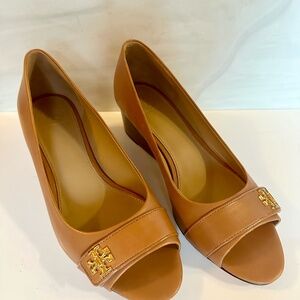 Size 9 Tory Burch Tan Leather Pumps